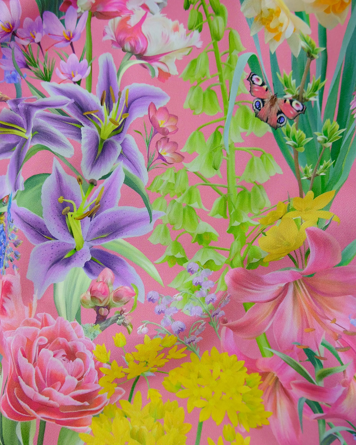 responsible sourced interior fabric in a colourful tropical sweet berry pink for maximalist high fashion apartments.