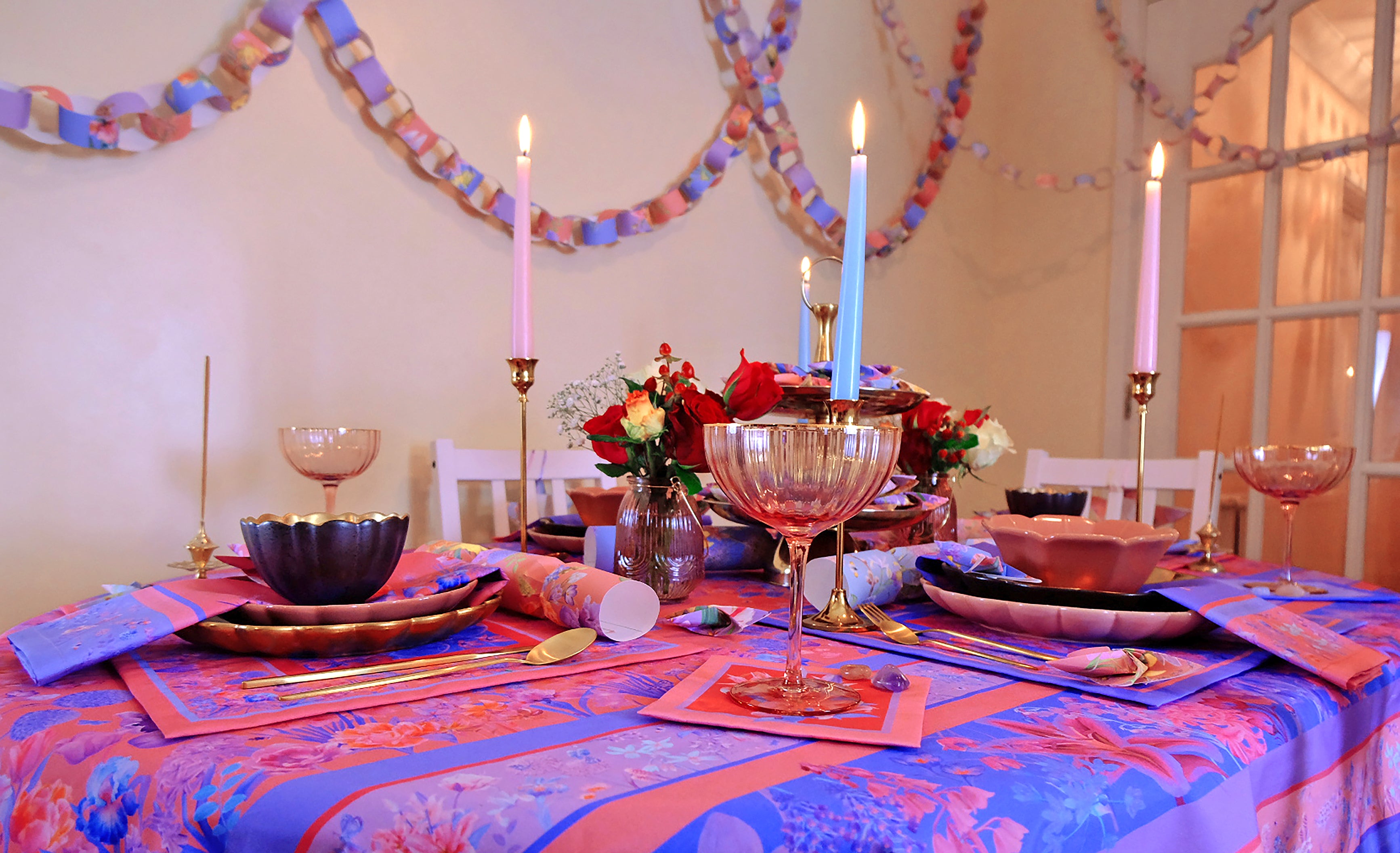 tablescape inspiration in blue, purple and pink for festive holidays